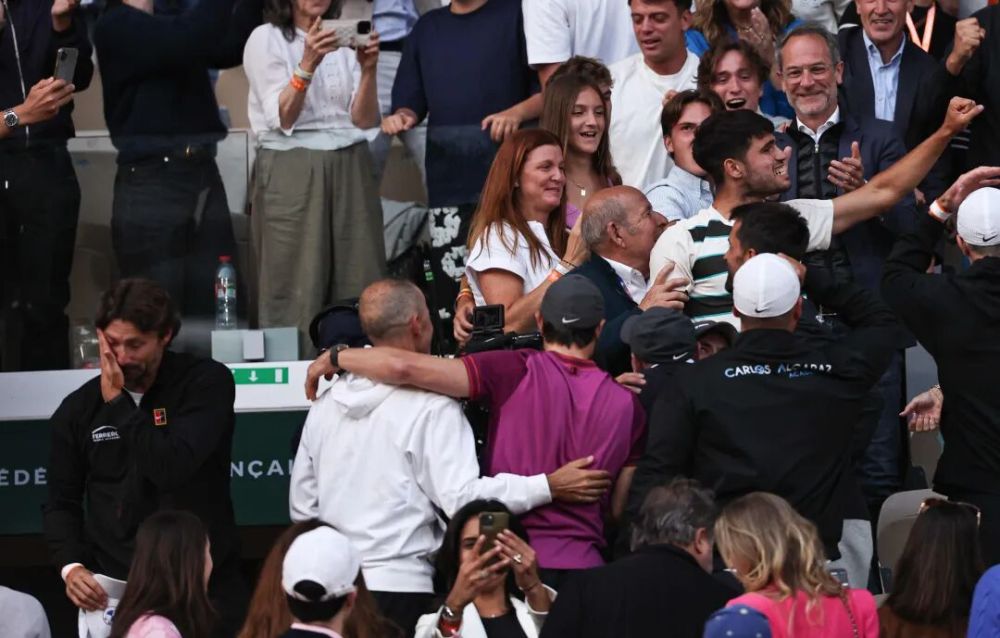 从飞机窗户拍照图片_2025年你最满意的一张照片 征集活动 精选佳作