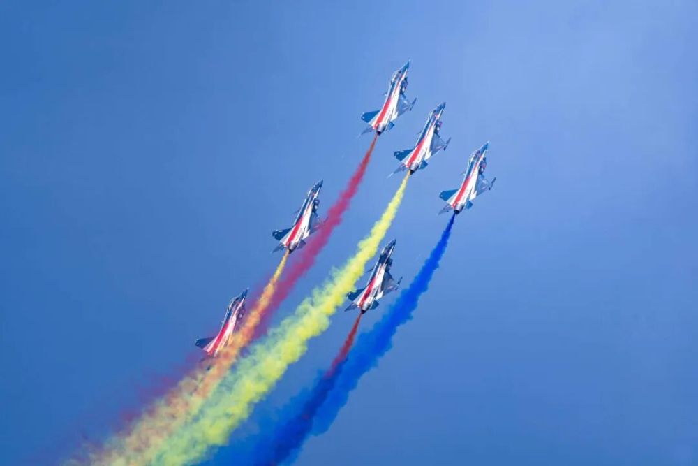 哪张照片，能定义你的2025年？先看看他们的答案