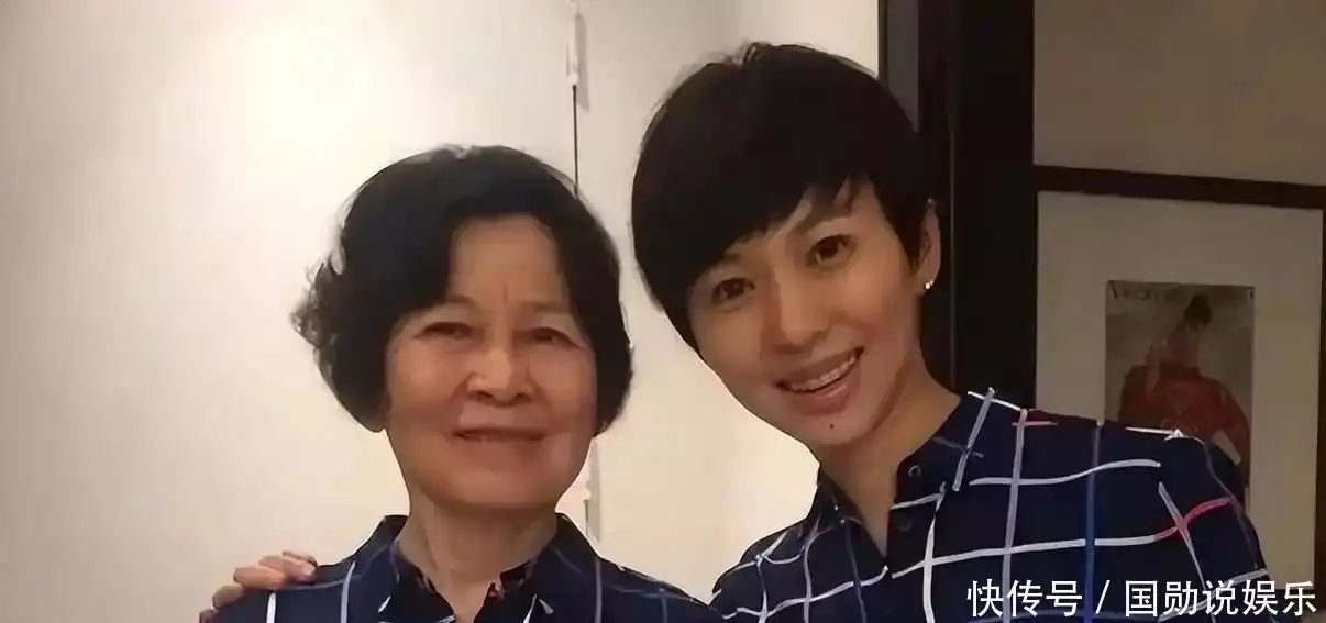 欧阳夏丹不主持新闻联播了吗_欧阳夏丹主持生涯回顾_欧阳夏丹离开央视后的生活