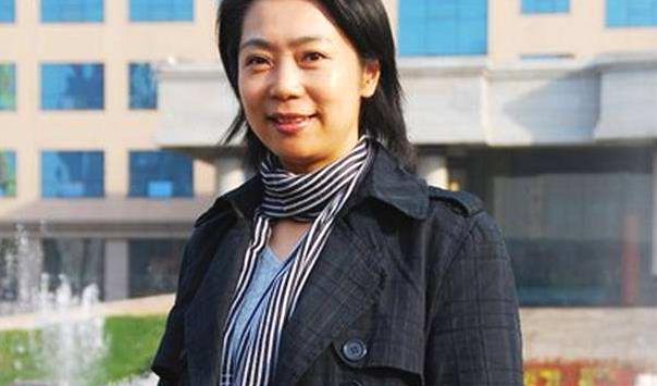 女排梁艳的女儿是谁?揭秘冠军家庭的传承