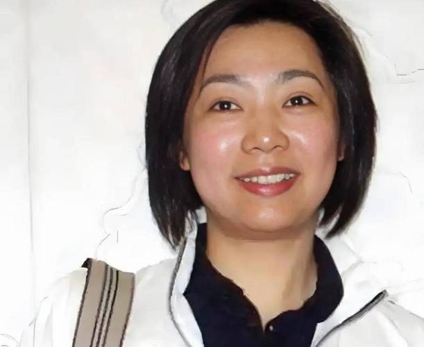 梁艳 中国女排 五连冠_女排梁艳的女儿