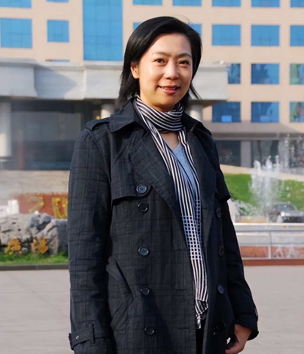 梁艳 中国女排五连冠 女排运动员_女排梁艳的女儿