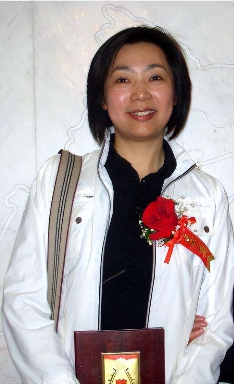 女排梁艳的女儿_梁艳 中国女排五连冠 女排运动员