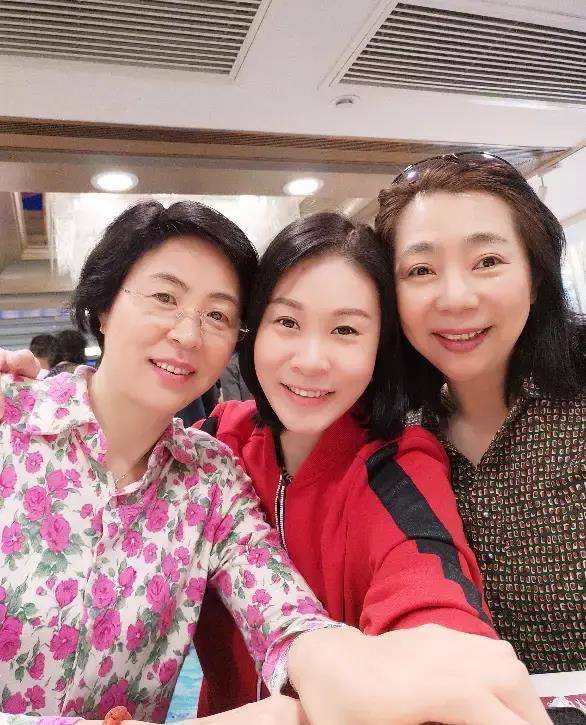 女排梁艳的女儿_梁艳 中国女排五连冠 女排运动员