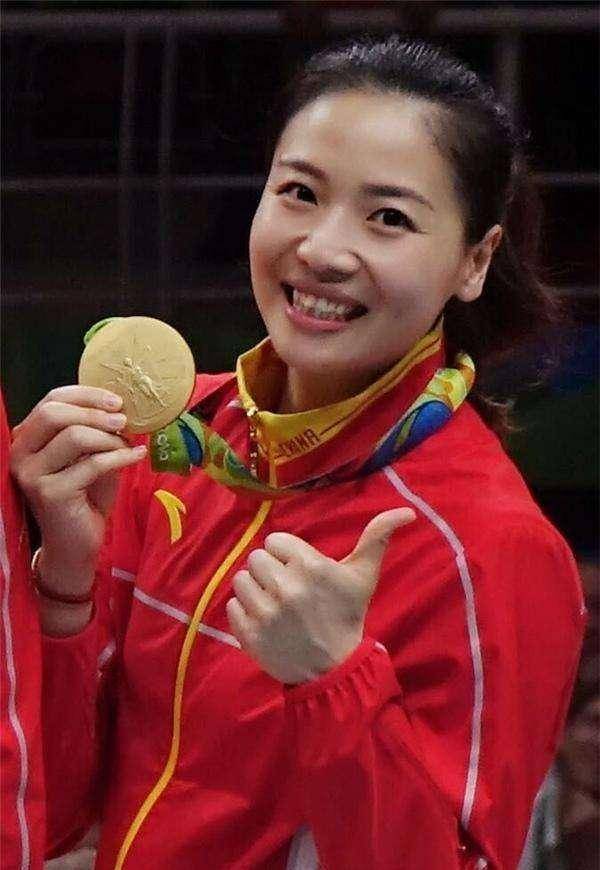 女排梁艳的女儿_梁艳 中国女排五连冠 女排运动员