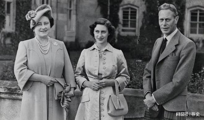伊丽莎白二世珠宝_英国女王伊丽莎白二世统治时期重要事件_英国女王伊丽莎白二世生平事迹