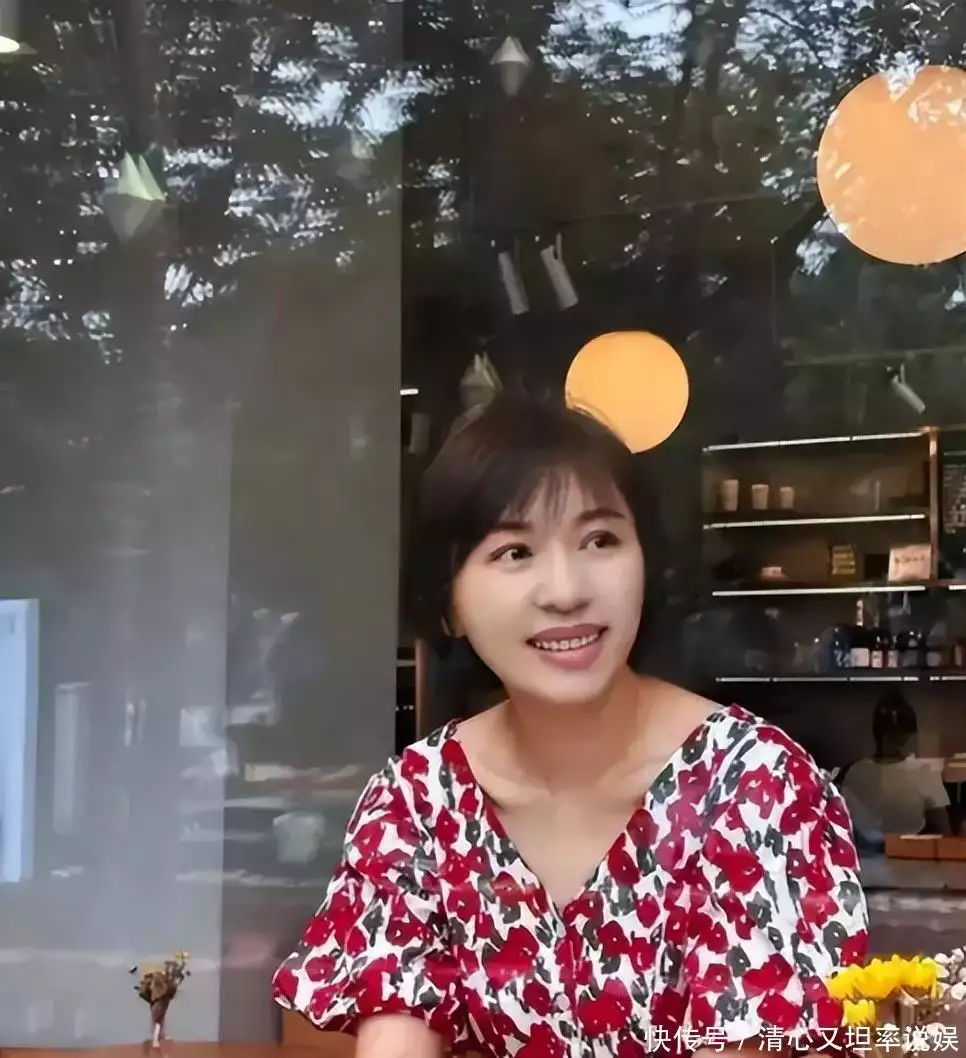 欧阳夏丹 央视离职原因 欧阳夏丹 48岁未婚未育_欧阳夏丹不主持新闻联播了吗